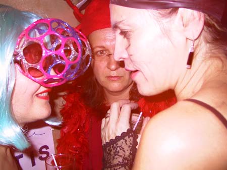 140-4057_IMG