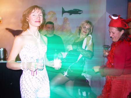 140-4098_IMG