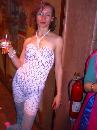 140-4052_IMG